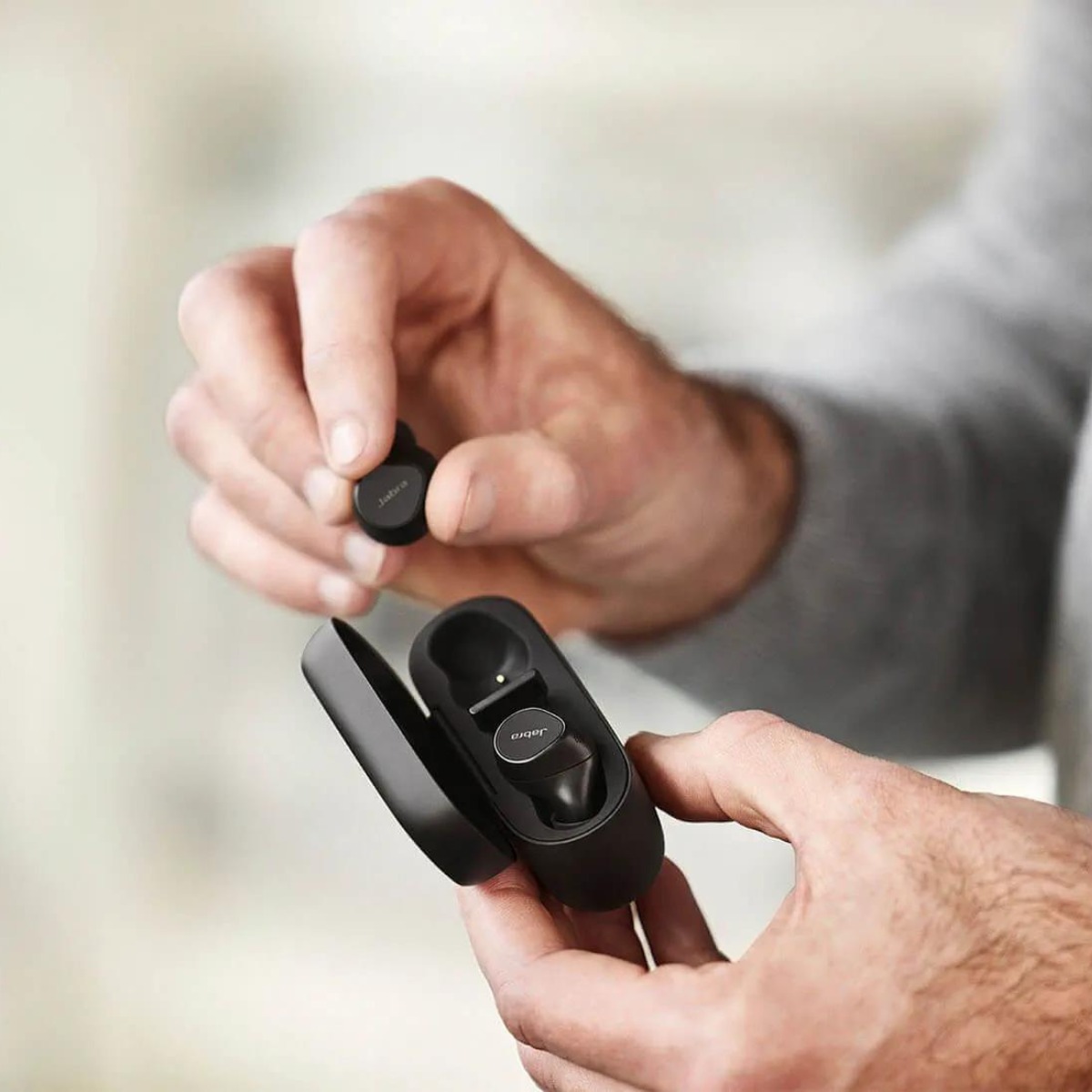 Headset Auricular Jabra Evolve2 Buds MS